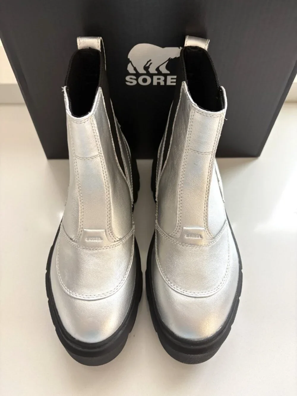 Sorel Caribou X Chelsea Boots Leather Booties Waterproof Silver Black Size 9 NEW